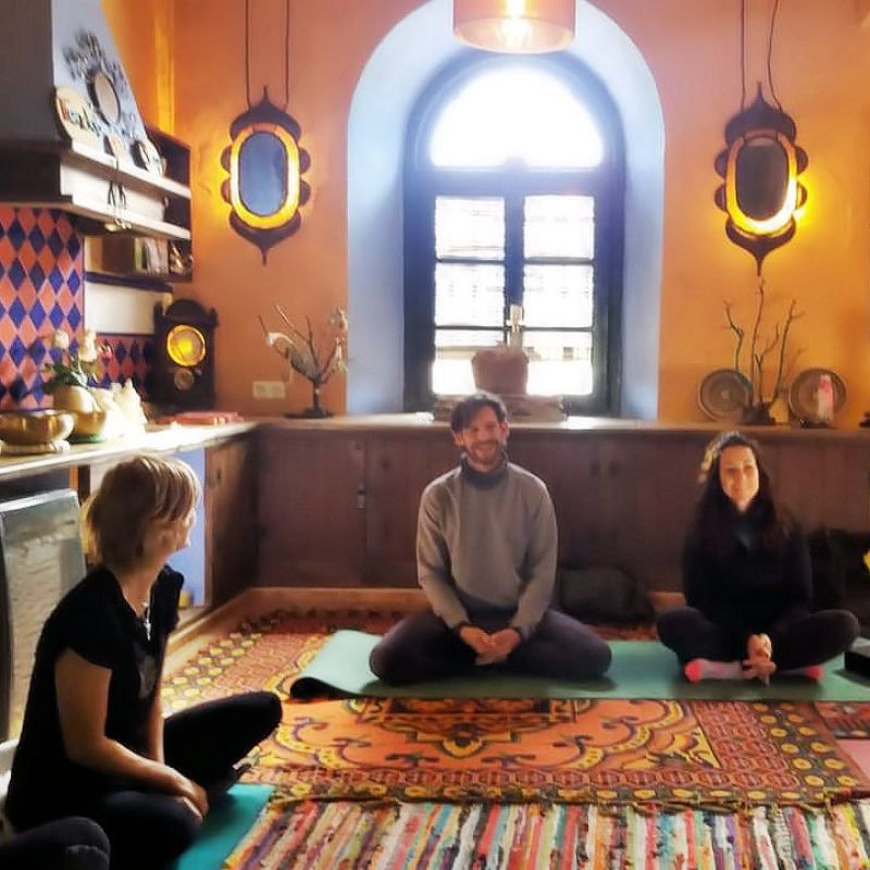 Retiro de Yoga en Familia en un centro holístico